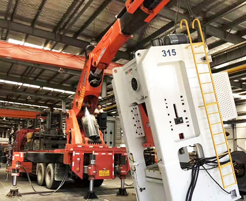 解放提升工作效率，选择优质折臂吊租赁服务