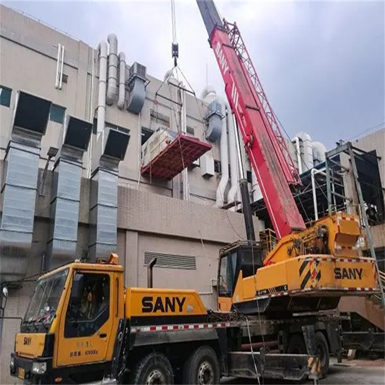 解放租赁大型汽车吊，助力工程项目高效进行