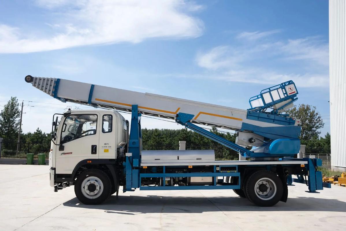 解放云梯上料车租赁费用