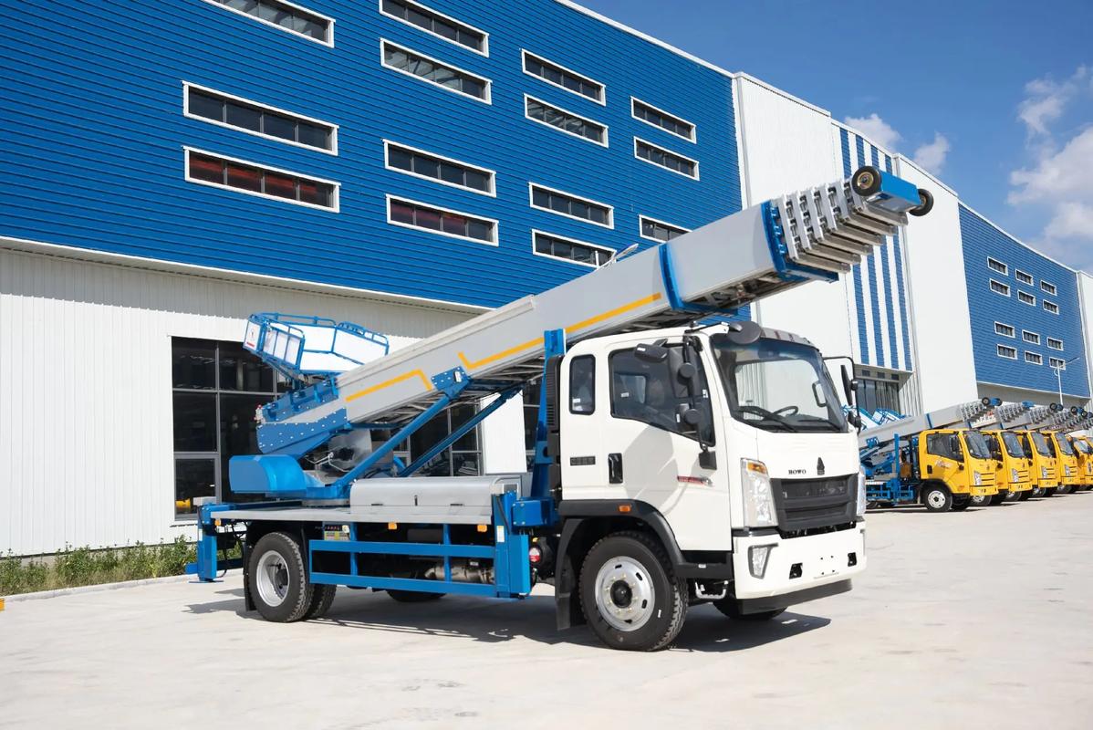 解放出租云梯车高空作业车 建筑垃圾搬运